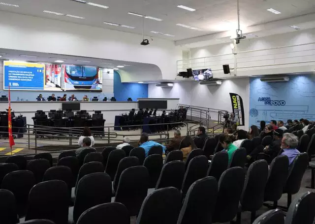 Plenário Oliva Enciso recebeu usuários para audiência pública da CPI do Transporte Público (Foto: Osmar Veiga)
