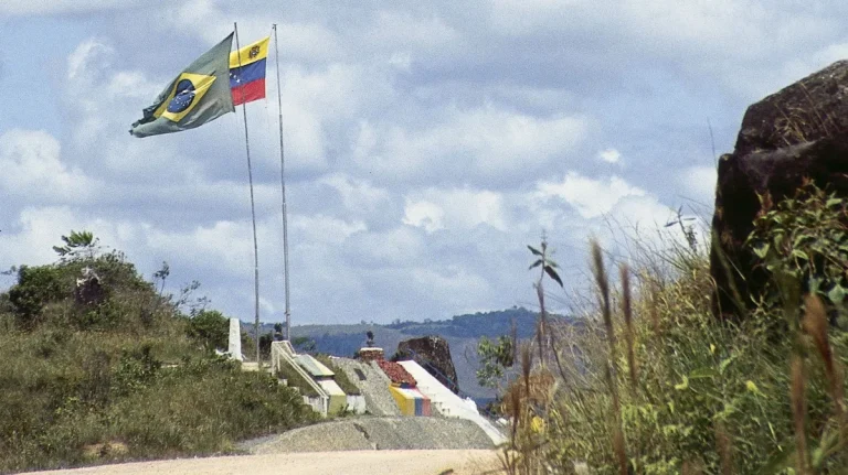 Fronteira entre Brasil e Venezuela, no estado de Roraima • Independent Picture Service/Universal Images Group via Getty Images