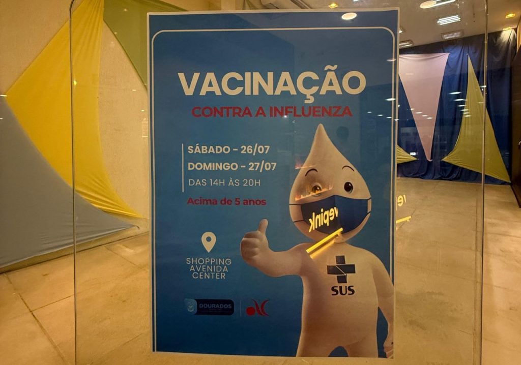 A vacinação é aberta ao público e tem como objetivo ampliar a cobertura vacinal e conter a disseminação do vírus. Divulgação