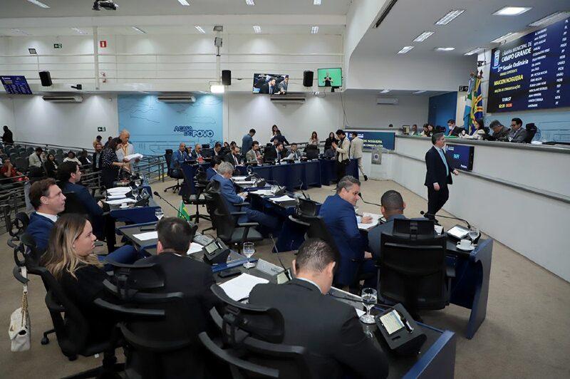 A sessão ordinária começa às 9h e poderá ser acompanhada presencialmente