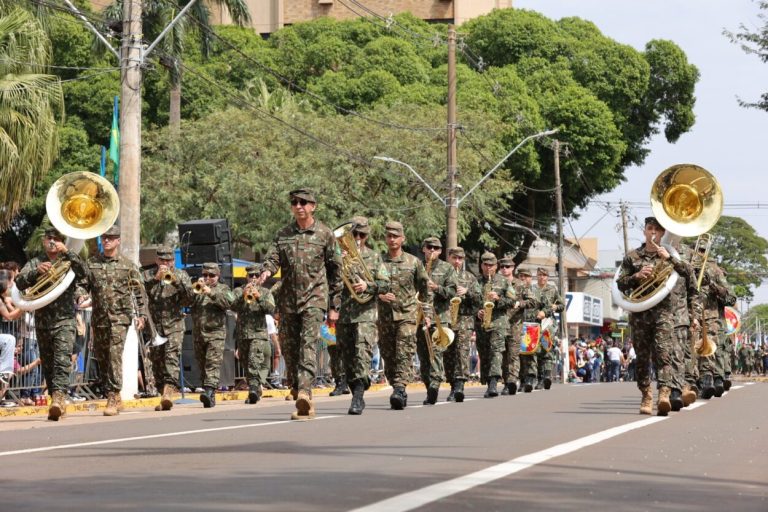 Efetivo da 4ª Brigada de Cavalaria Mecanizada encantou o público durante o desfile de 7 de Setembro na manhã deste domingo– Fotos- A. Frota