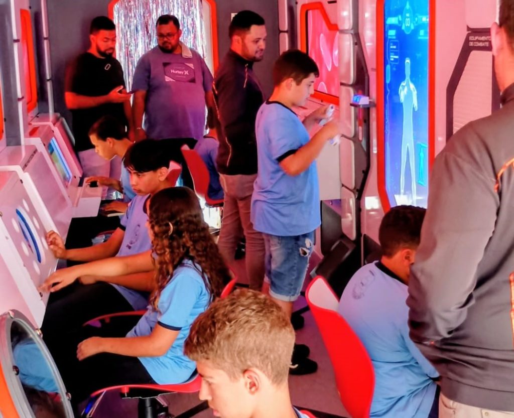 Estudantes da Rede Municipal de Ensino participam de projeto de prevenção do câncer através do projeto “Missão Gênese”, do Hospital de Amor. Divulgação/Assecom