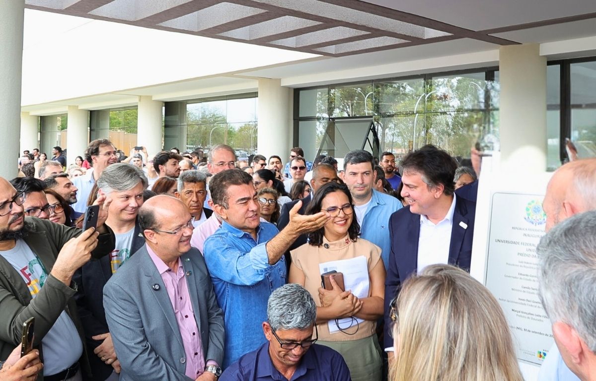 Ministro Camilo Santana garantiu ao prefeito Marçal Filho recursos para a educação em Dourados – Fotos: A. Frota