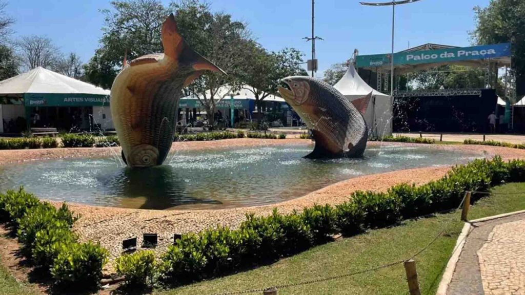 Praça no centro de Bonito (Graziela Rezende, Jornal Midiamax)