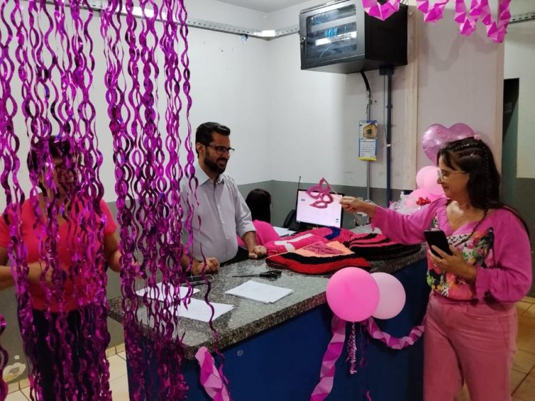 Unidade de Saúde de Vila Formosa foi decorada pelos servidores para receber as mulheres em ação do Outubro Rosa na noite de quarta-feira. Foto: Divulgação