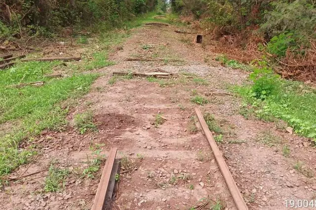 Trilhos foram retirados pela Rumo para serem utilizados em trecho de Corumbá. (Foto: Reprodução Processo Judicial)