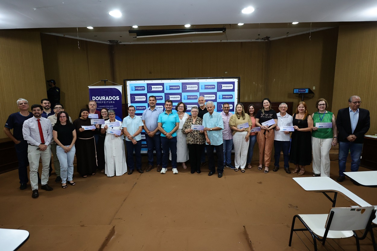 Prefeitura faz a entrega de mais de R$ 1 mi em verbas federais para diversas entidades sociassistenciais em Dourados- Fotos: A. Frota