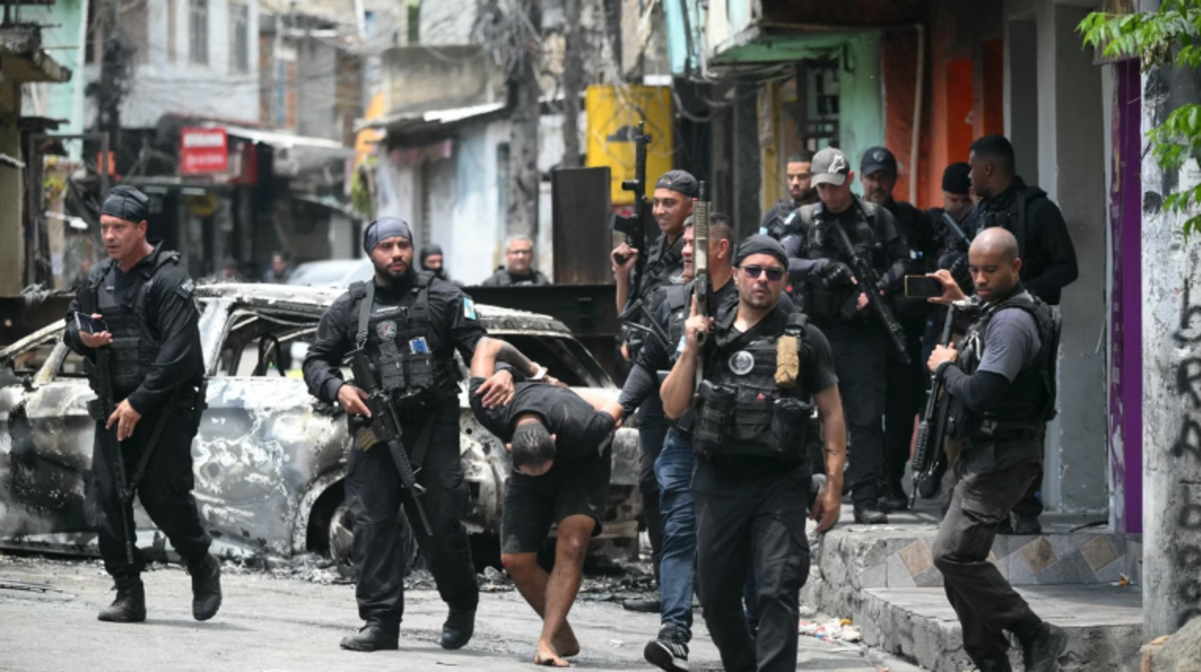 Operação nos complexos da Penha e do Alemão é a mais letal da história do Rio de Janeiro Foto: Mauro PIMENTEL / AFP
