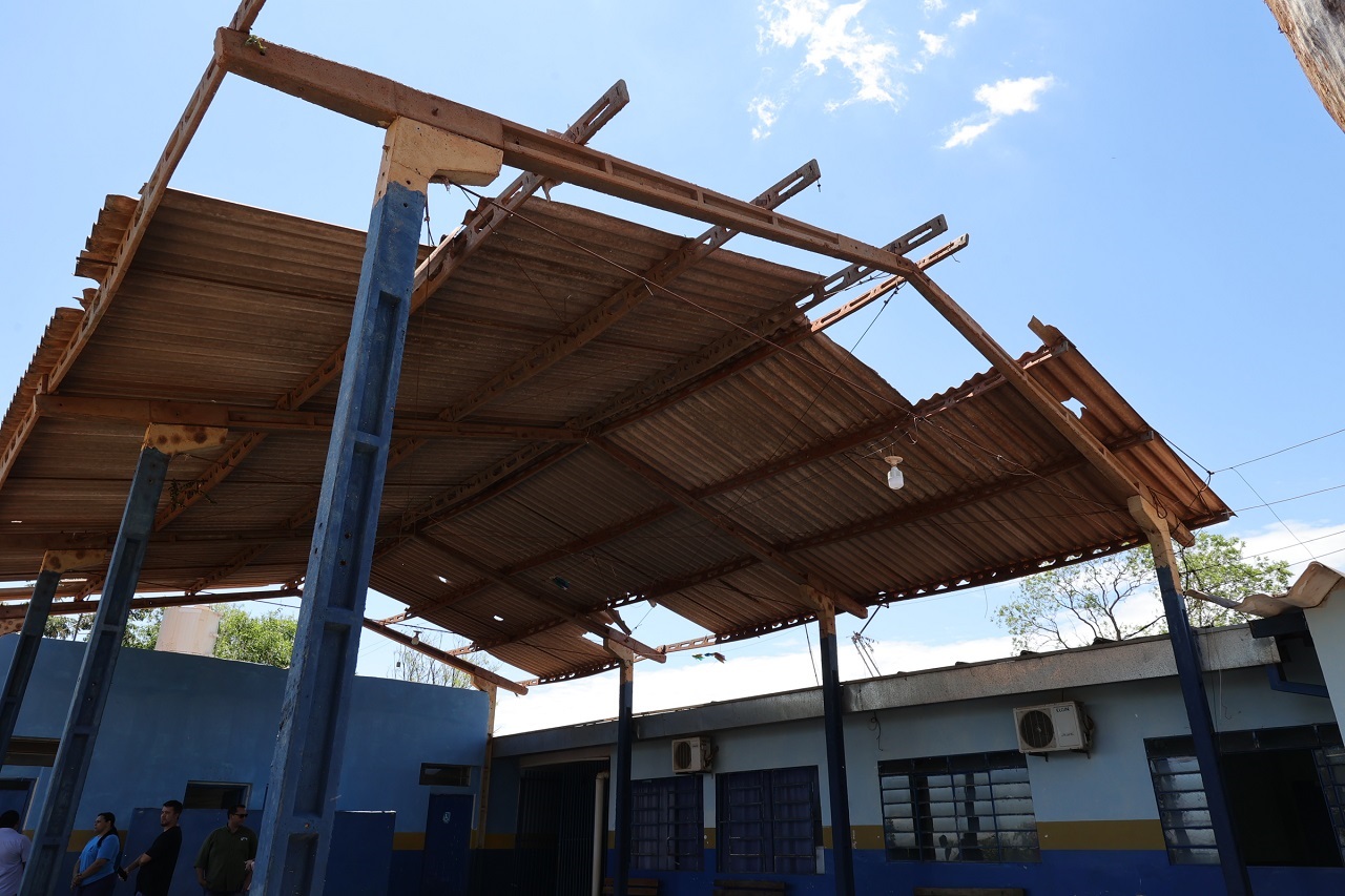 A força dos ventos causou danos estruturais em diversos pontos da escola municipal rural – Fotos: A. Frota