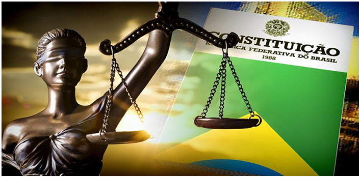 Ministros rasgam a Constituição