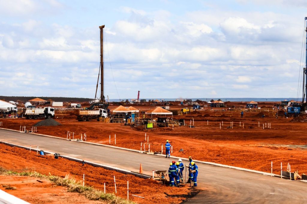 Obras na fábrica de celulose. (Henrique Arakaki, Jornal Midiamax)