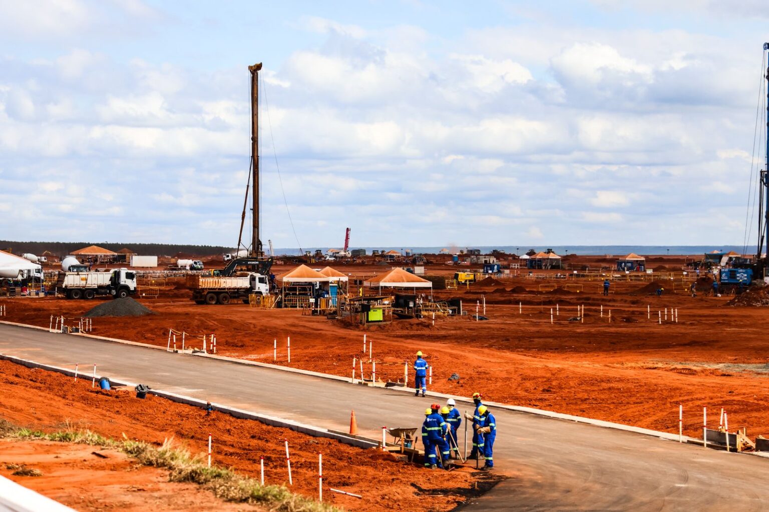 Obras na fábrica de celulose. (Henrique Arakaki, Jornal Midiamax)