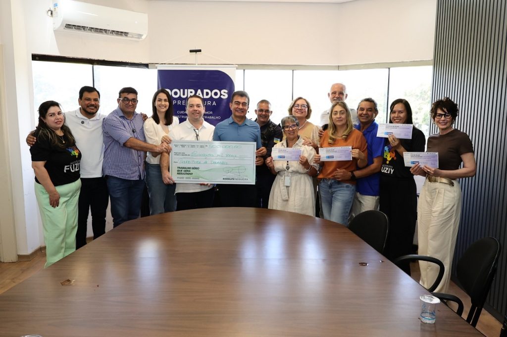 Ato no gabinete do prefeito Marçal Filho marcou avanço no atendimento das entidades socioassistenciais do município- Foto: A. Frota