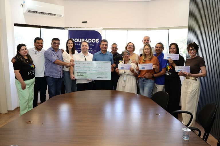 Ato no gabinete do prefeito Marçal Filho marcou avanço no atendimento das entidades socioassistenciais do município- Foto: A. Frota