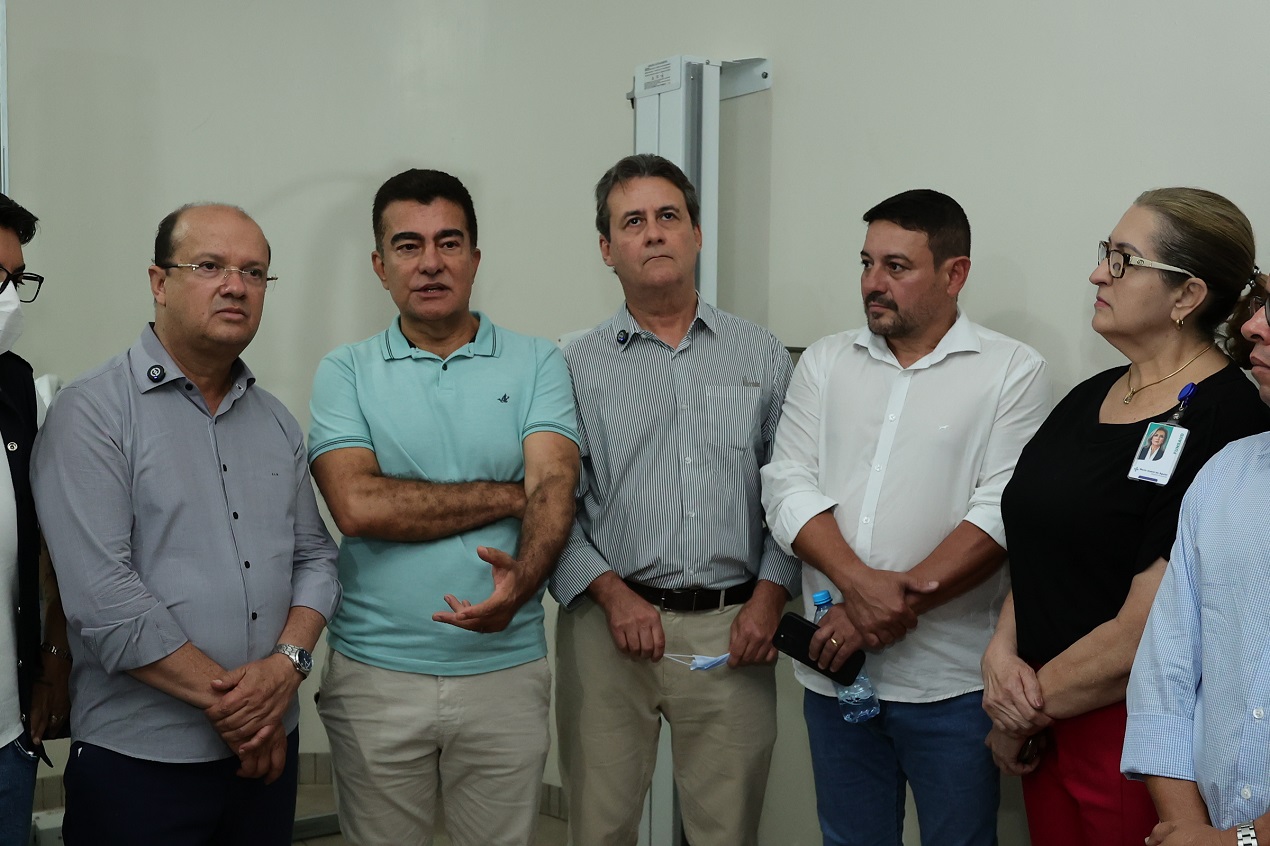 Durante entrega de equipamentos, autoridades realizaram vistoria no Hospital da Vida em Dourados – Foto: A. Frota
