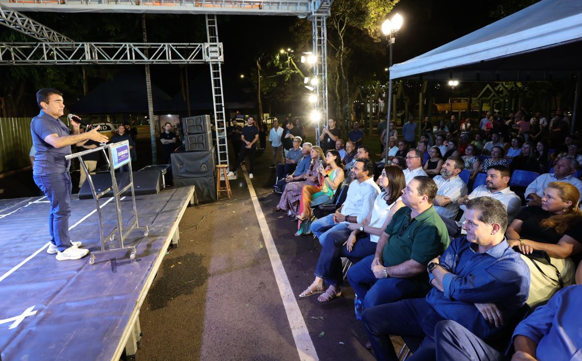 Prefeito Marçal Filho discursa durante a Noite Cultural que marcou o início das obras de reforma e revitalização do Teatro Municipal. Fotos: A. Frota