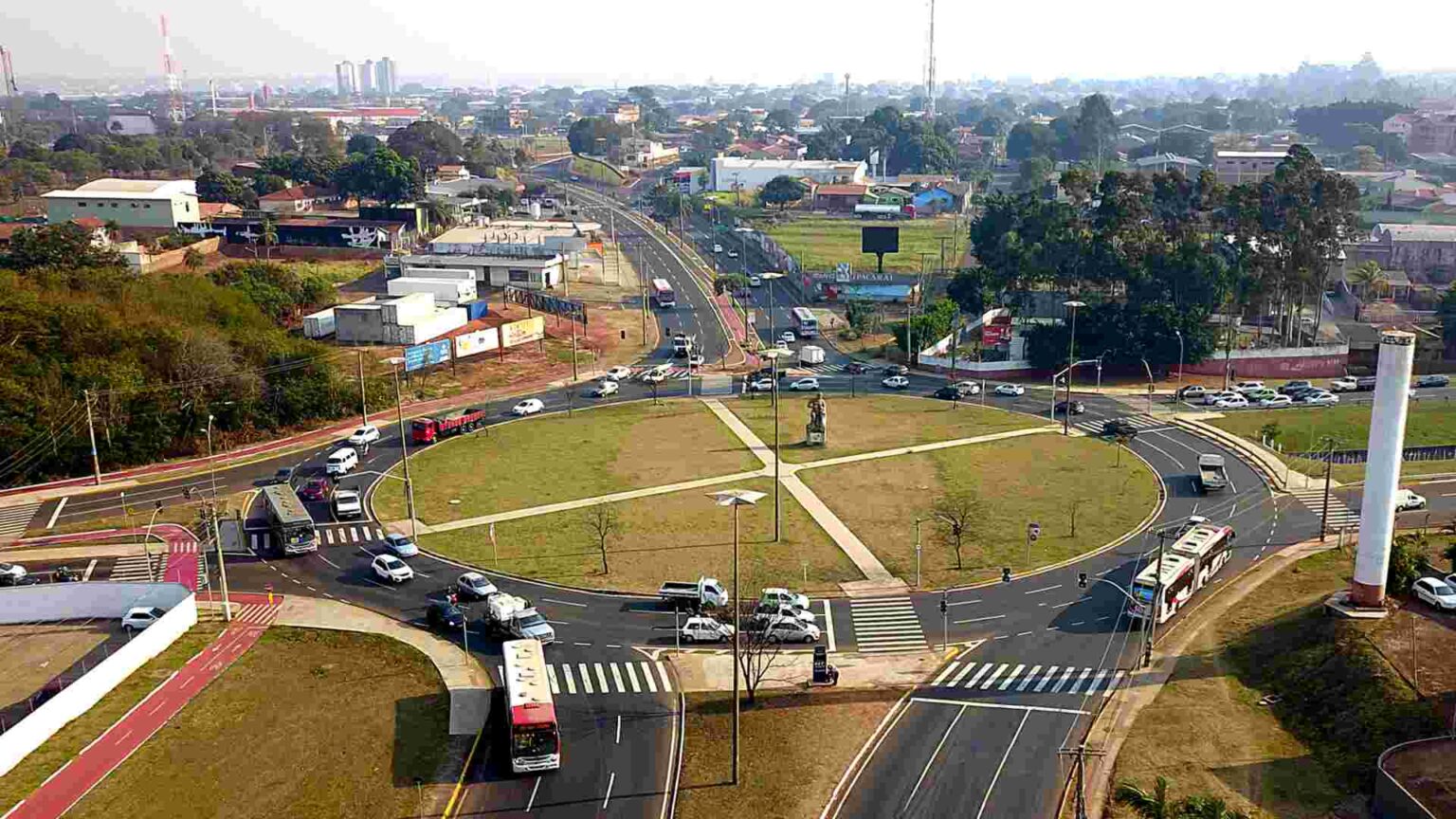 Rotatória da Coca-Cola marca encontro de quatro avenidas de Campo Grande na saída para São Paulo. (Foto: Arquivo, Secom-MS/Edemir Rodrigues)
