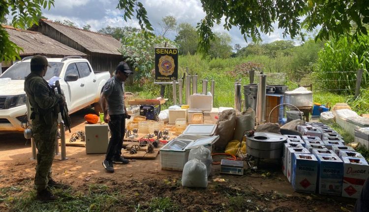 Polícia no local onde funcionava o laboratório; Divulgação/Senad
