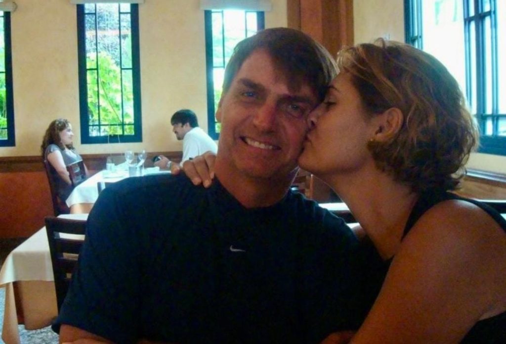 Ex-presidente Jair Bolsonaro ao lado da ex-primeira-dama Michelle Bolsonaro. (Foto: Reprodução/Instagram/@michellebolsonaro).