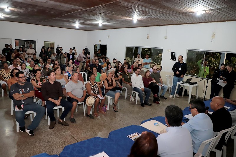 Moradores da região conversaram com deputados sobre crescimento da região