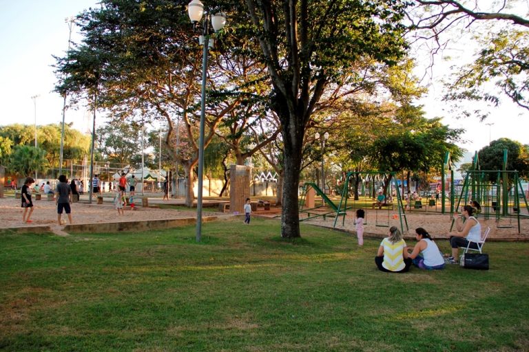 Proposta da prefeitura é compartilhar a gestão de espaços públicos, permitindo a instalação de identificação visual no local, contendo a marca ou o nome do parceiro. Divulgação/Assecom