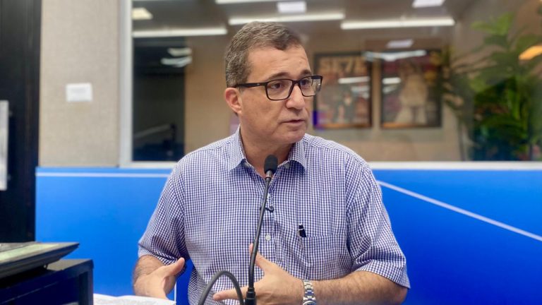 Prefeito Cassiano Maia em entrevista ao RCN Notícias - Foto: Antônio Luiz /JP