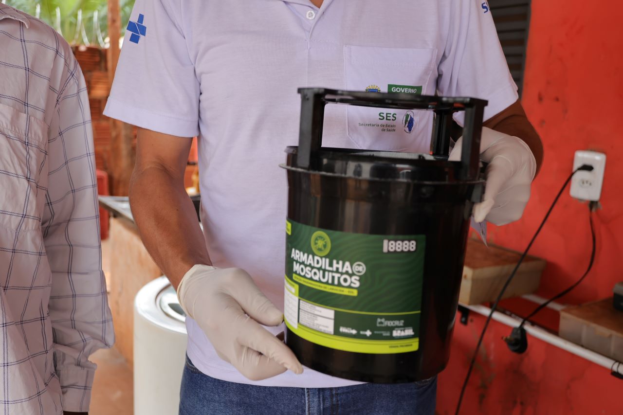 Agentes de combate às endemias de Dourados já instalaram as 1008 Estações Disseminadoras de Larvicida contra o mosquito Aedes aegypti. Foto: A. Frota