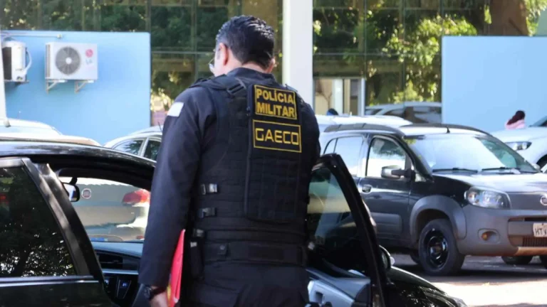 Agente do Gaeco auxilia cumprimento de mandados na Sisep (Léo de França, Jornal Midiamax)