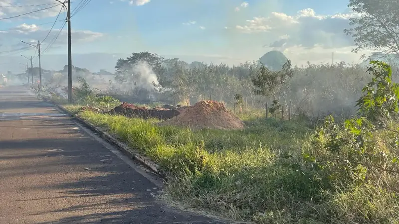 Campanha em Campo Grande orienta moradores sobre riscos do fogo e canais de denúncia