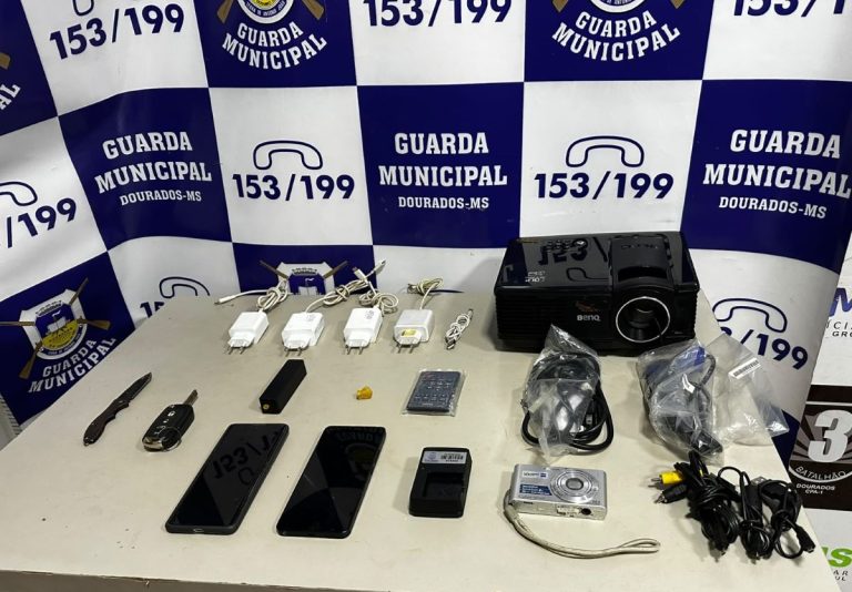 Parte dos equipamentos furtados da Central de Atendimento ao Cidadão recuperados pela Guarda Municipal. Foto: Divulgação/GMD